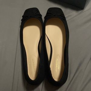 Selling black dress shoes. The brand is Liz Claiborne. Size 7.5 and memory foam.
